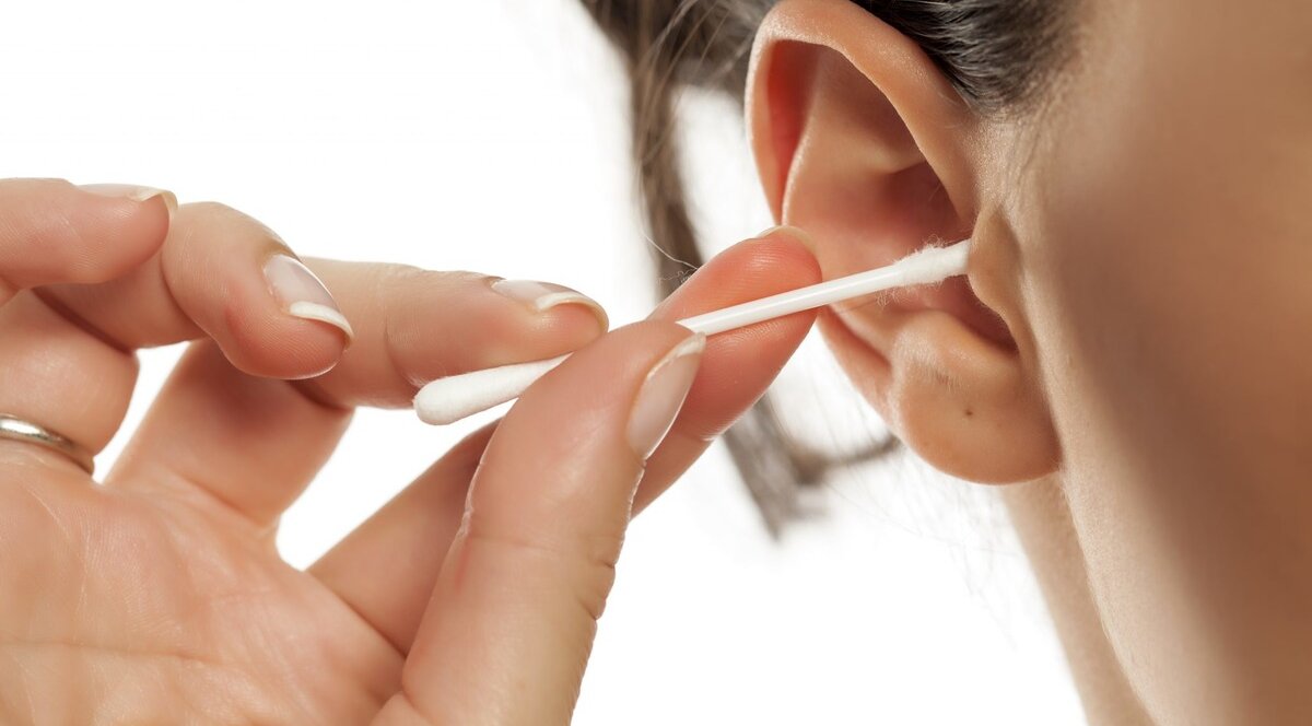 Ako si správne čistiť uši